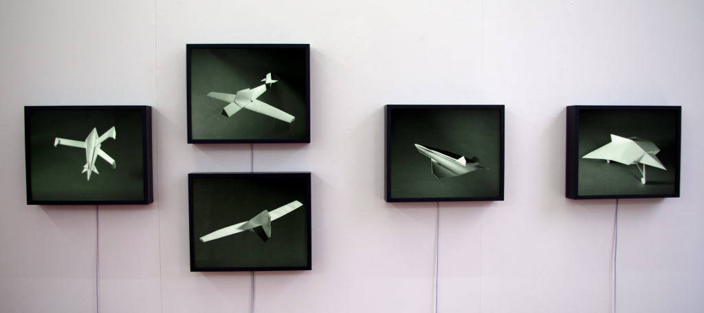 Expositiebeeld 'Paper Planes' Foto: Gallerij LhGWR.